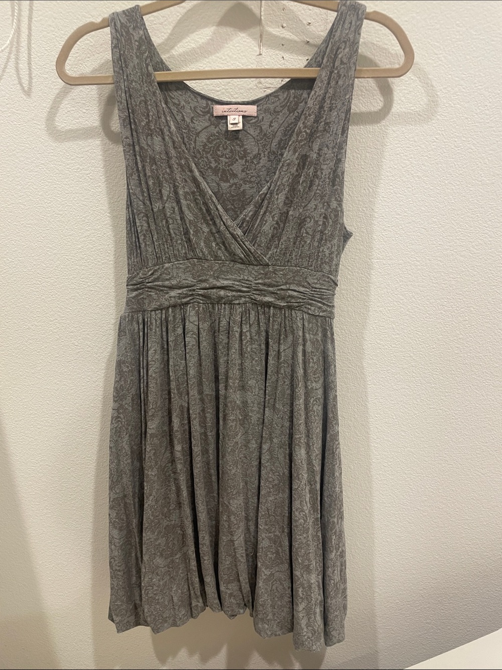 Anthropologie Gray Paisley V-Neck Sleeveless Midi Dress